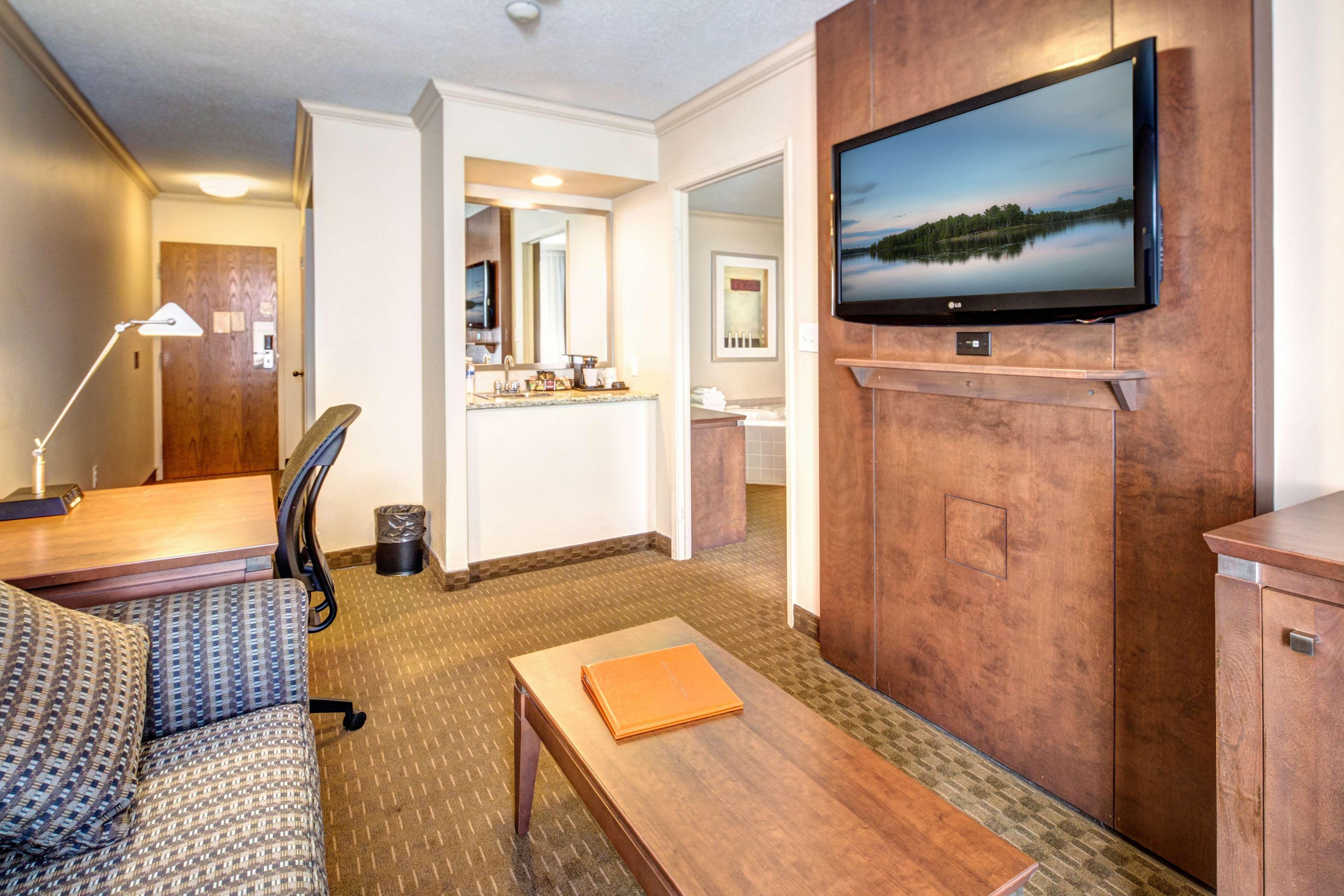 Best Western Plus Guildwood Inn Sarnia Exteriör bild